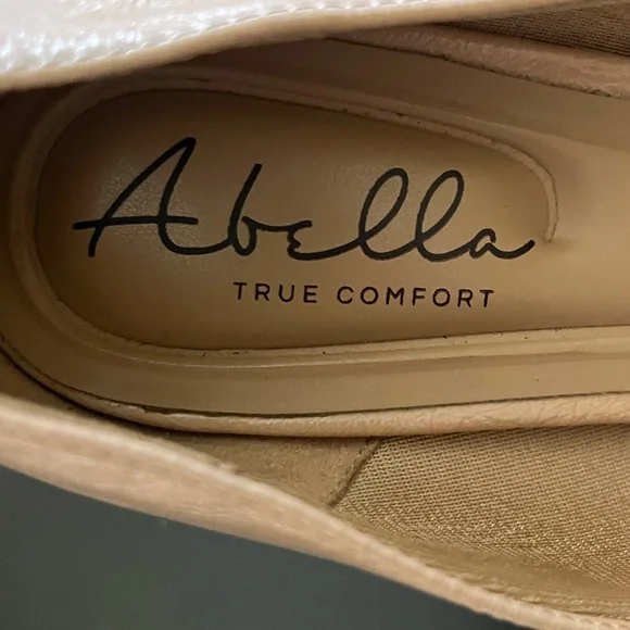 Abella True Comfort Stella Nude Pumps Size 9.5 Women’s - Picture 15 of 16